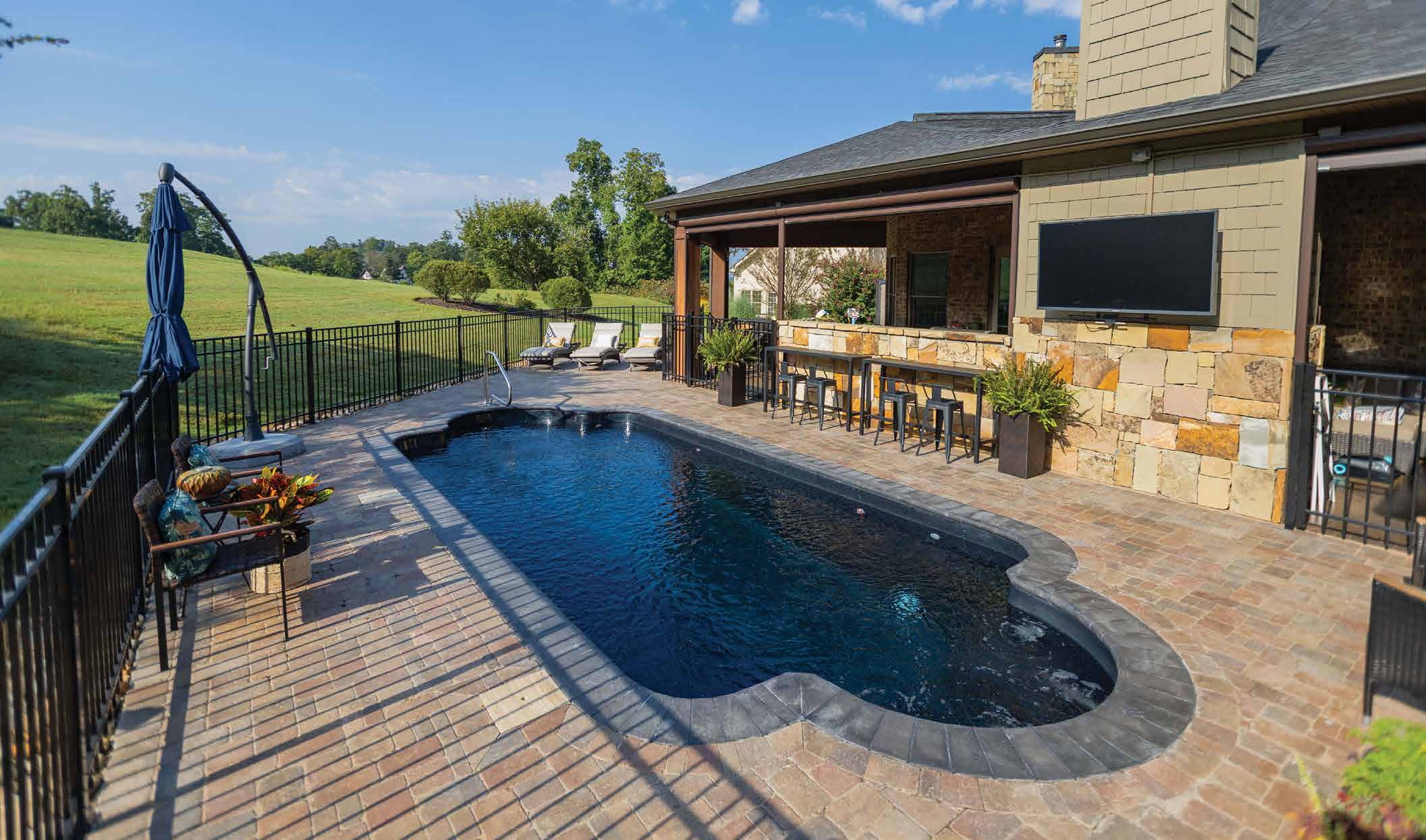 The Roman™ fiberglass pool