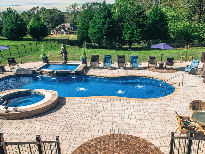 The Mediterranean™ fiberglass pool
