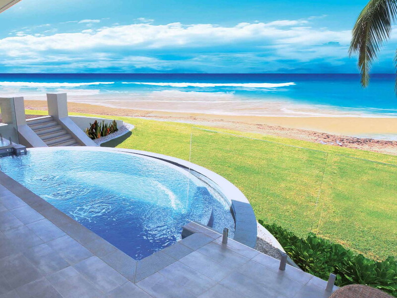 The Horizon™ fiberglass pool