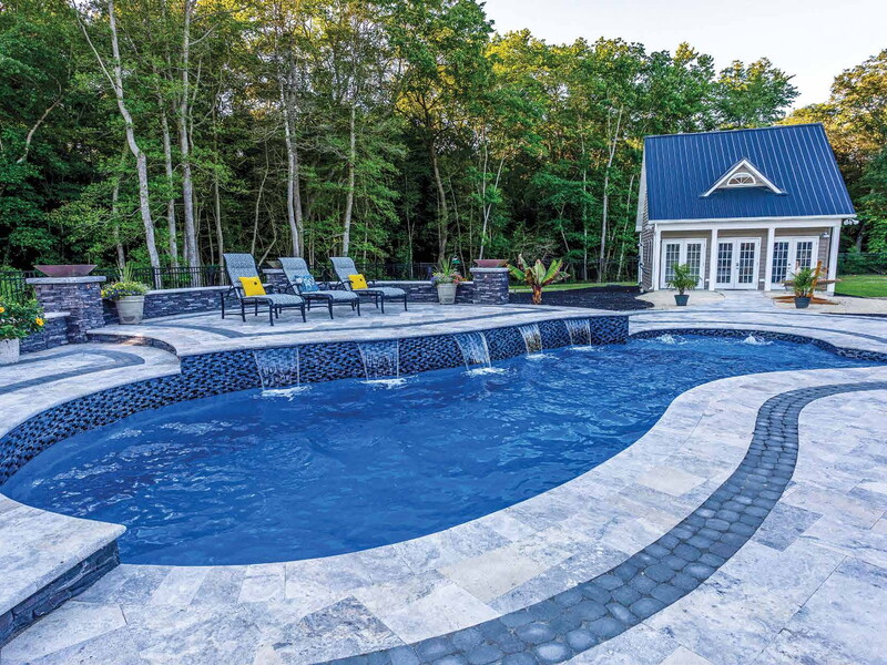 The Eclipse™ fiberglass pool