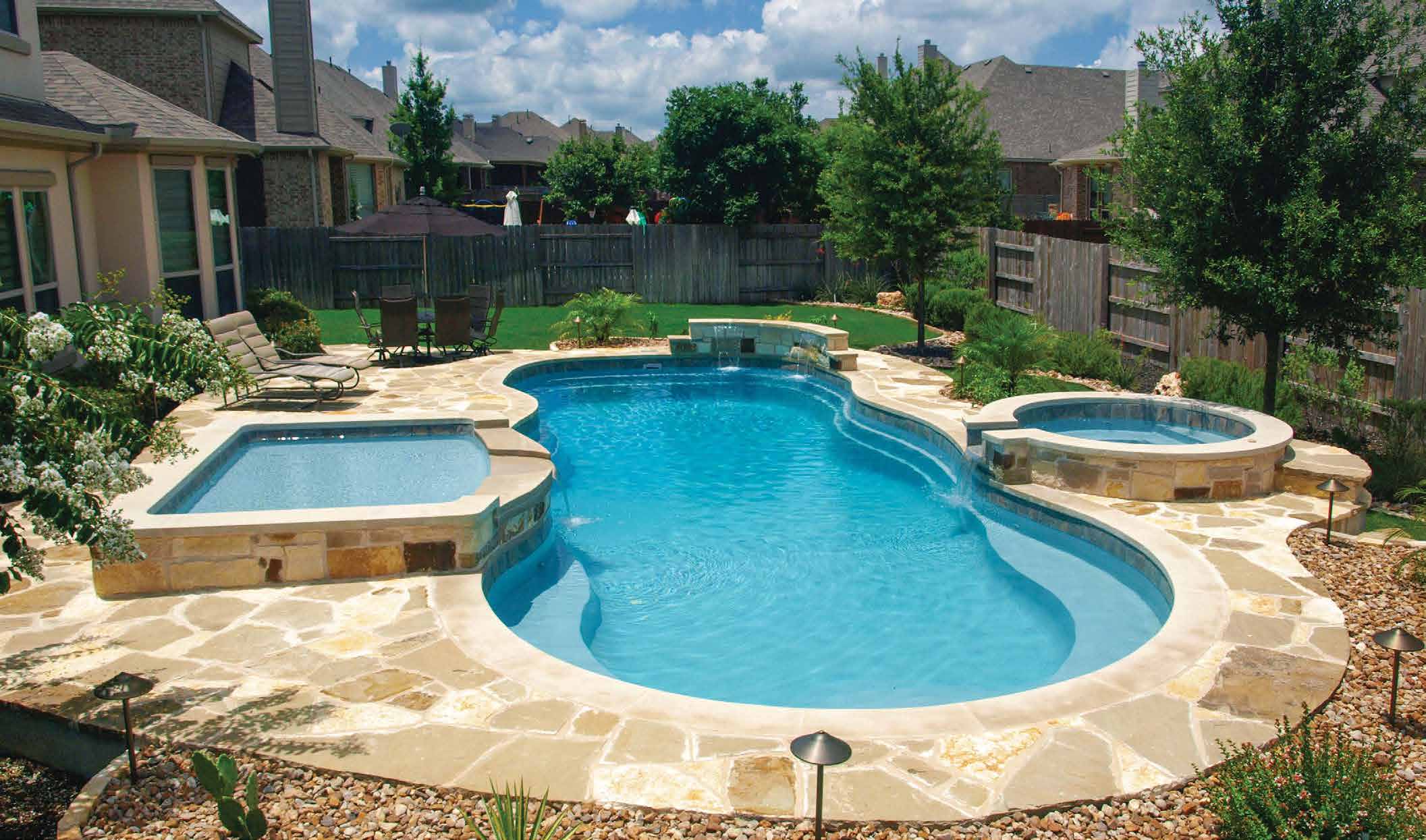 The Caribbean™ fiberglass pool