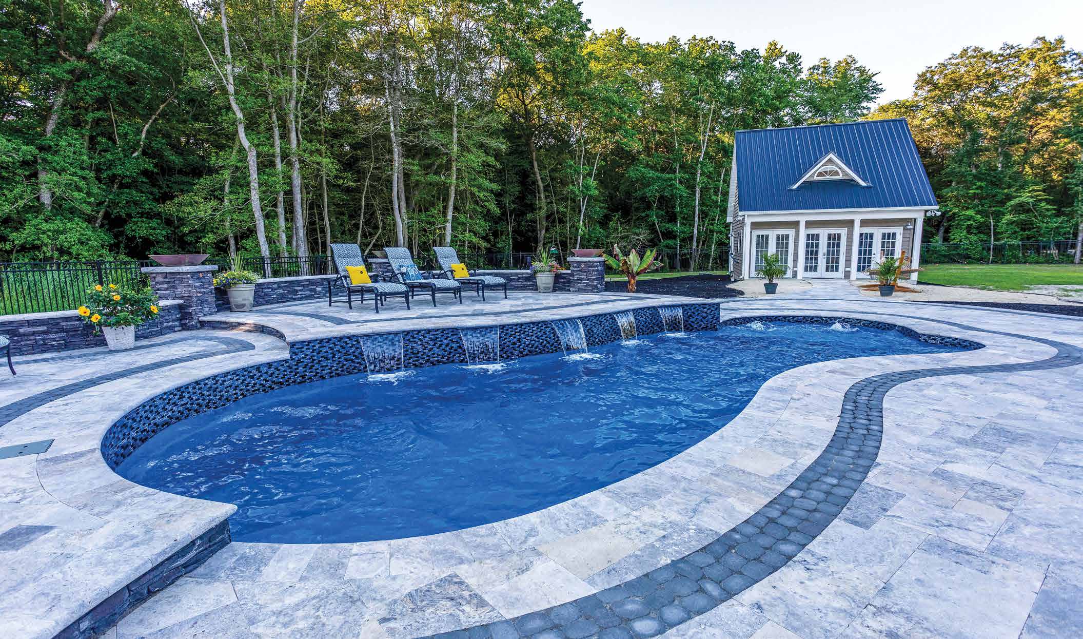 The Eclipse™ fiberglass pool