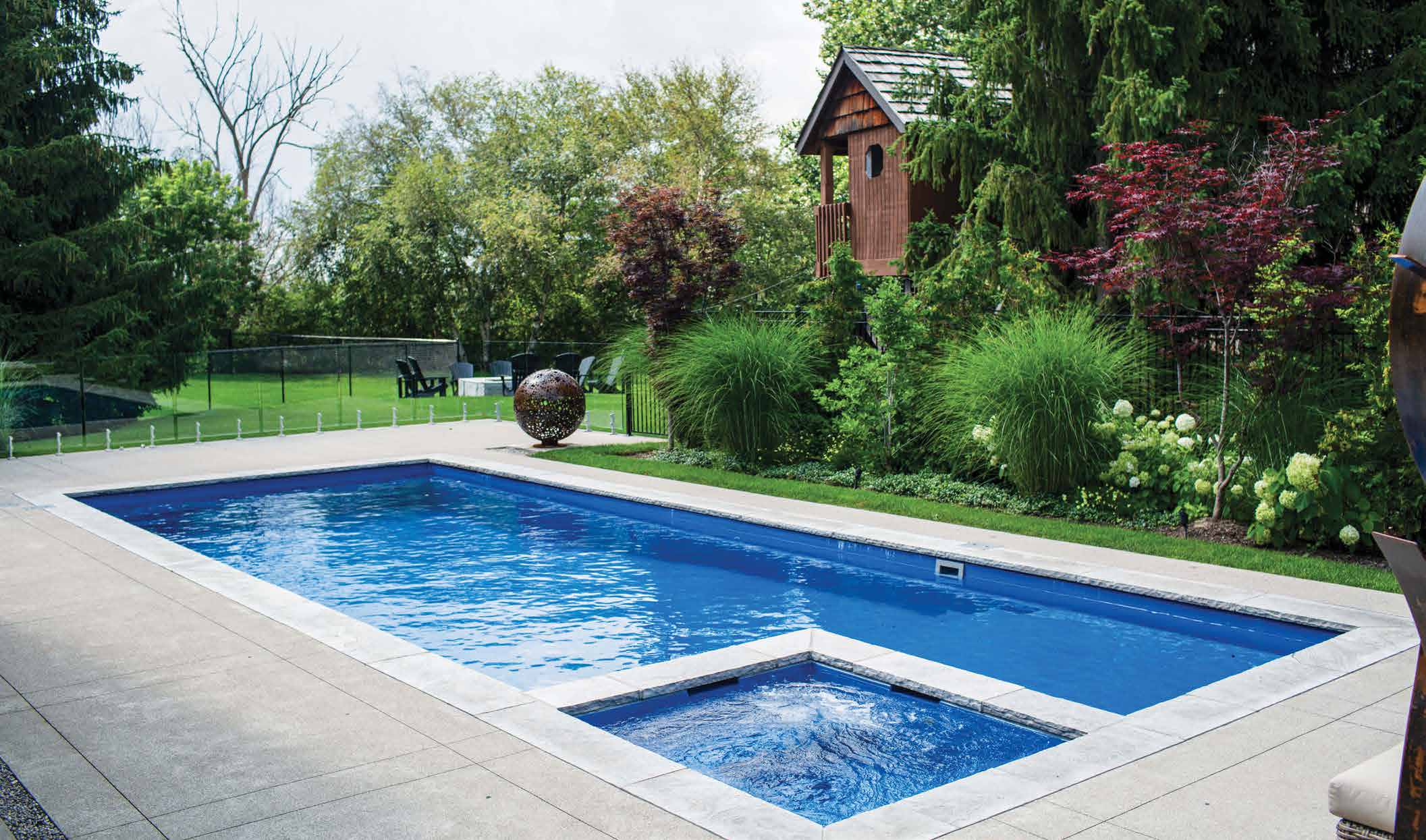 Icon™ fiberglass pool